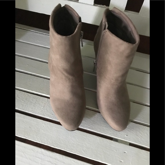 JS- REACA  Warm Taupe Bootie - Picture 1 of 5